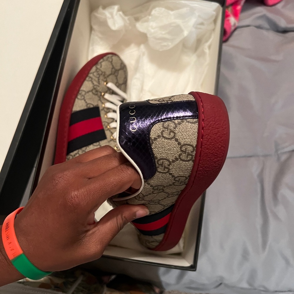 Authentic men Gucci sneakers